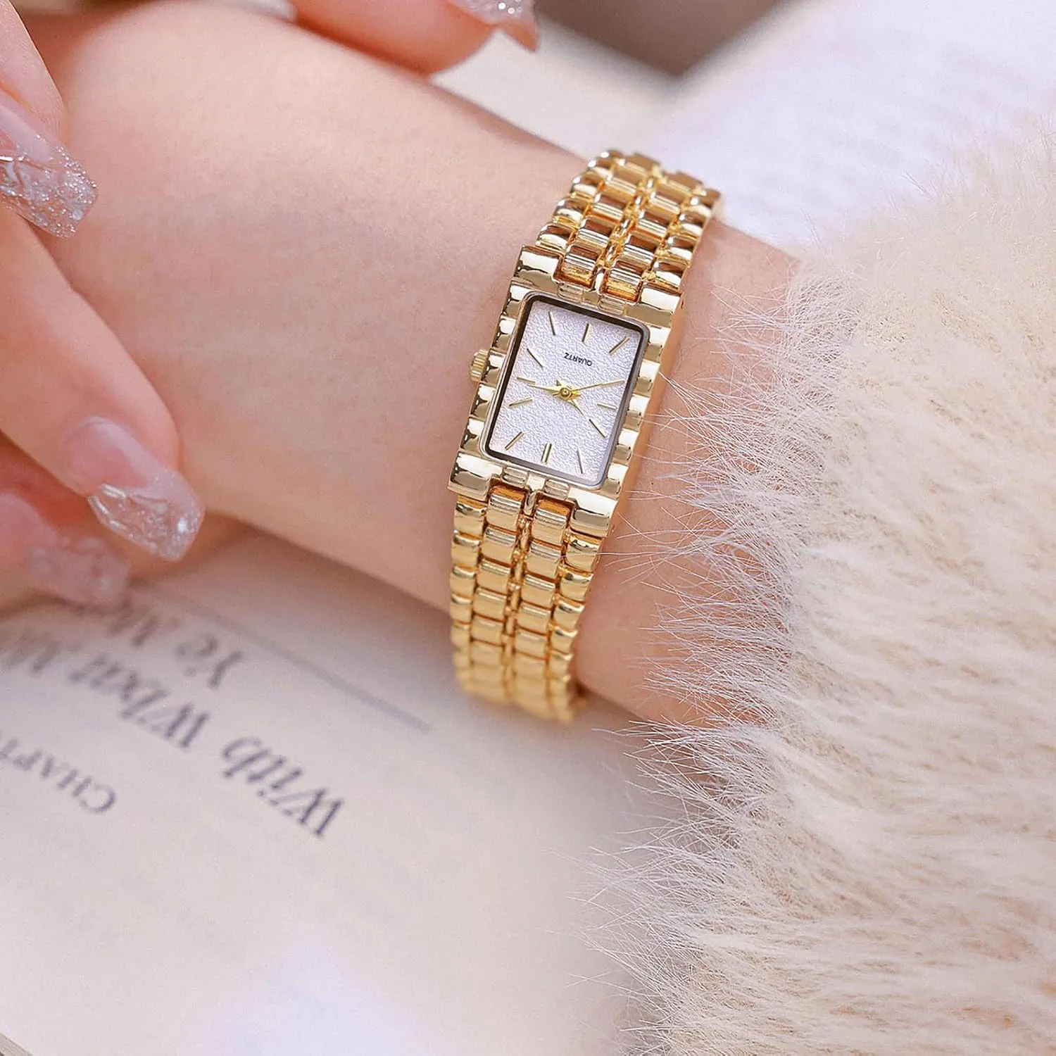 BESTKANG Gold Watches for Women with Small Vintage Bracelet Vintage Fashion Womens Watch Ladies Quartz Wrist Watches Steel Band,Water Resistant