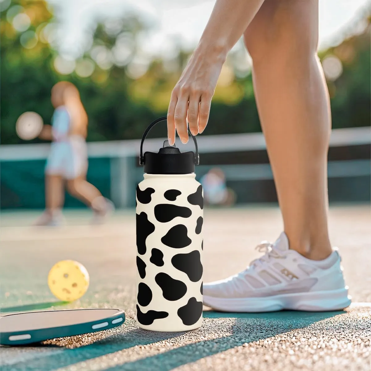 Cow Print Water Bottle 32oz Stainless Steel Vacuum Insulated with Lid, Cow Water Bottles for Gym Sports Travel Outdoor, Cow Gifts for Women Girls Birthday Christmas