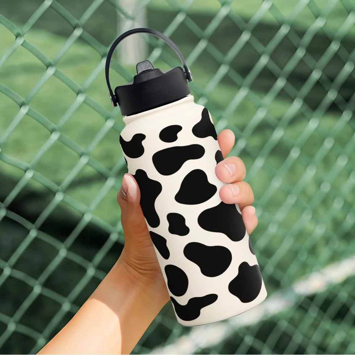 Cow Print Water Bottle 32oz Stainless Steel Vacuum Insulated with Lid, Cow Water Bottles for Gym Sports Travel Outdoor, Cow Gifts for Women Girls Birthday Christmas