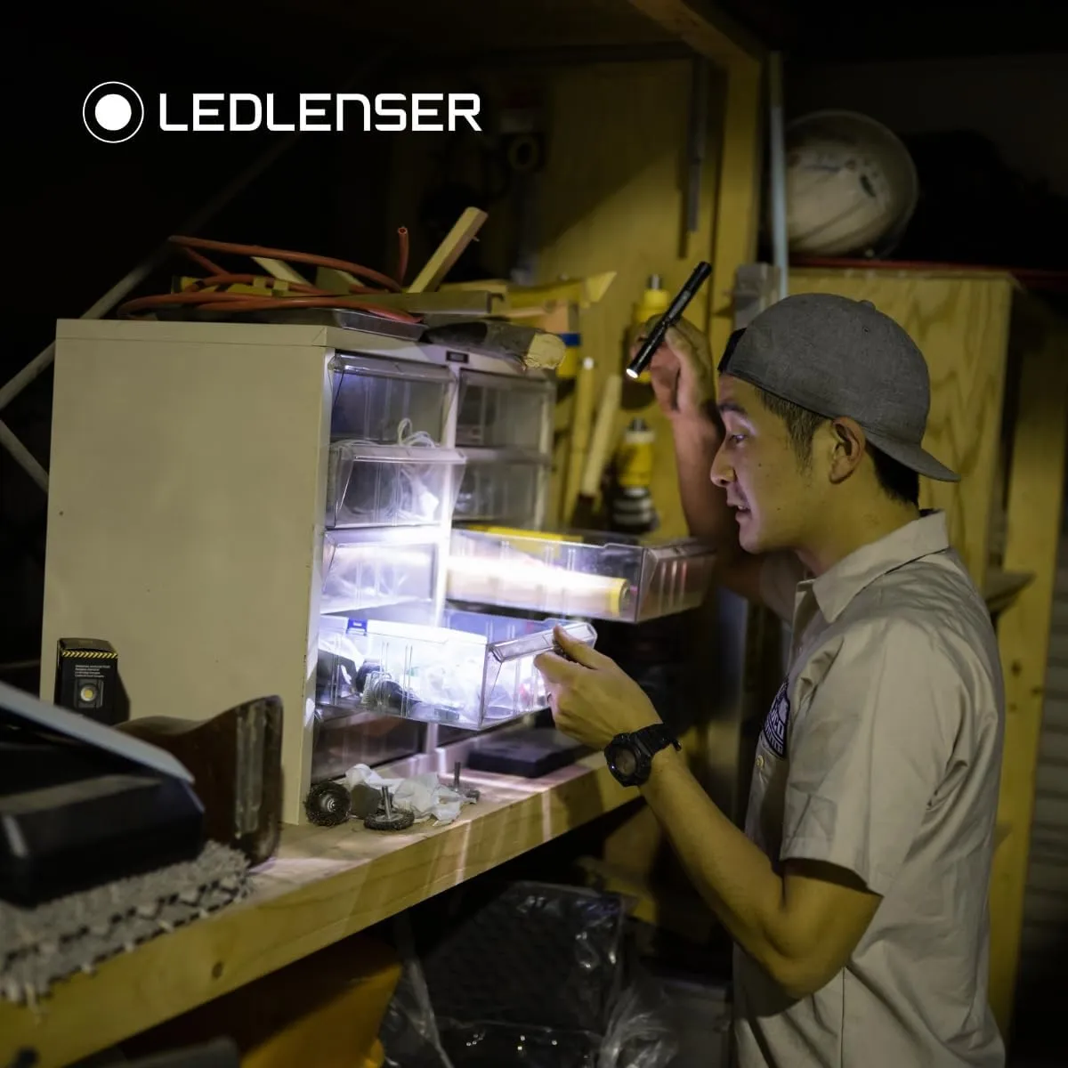 Ledlenser 502598 P4 Core Handy Light, Pen Light, Compatible with Alkaline Batteries