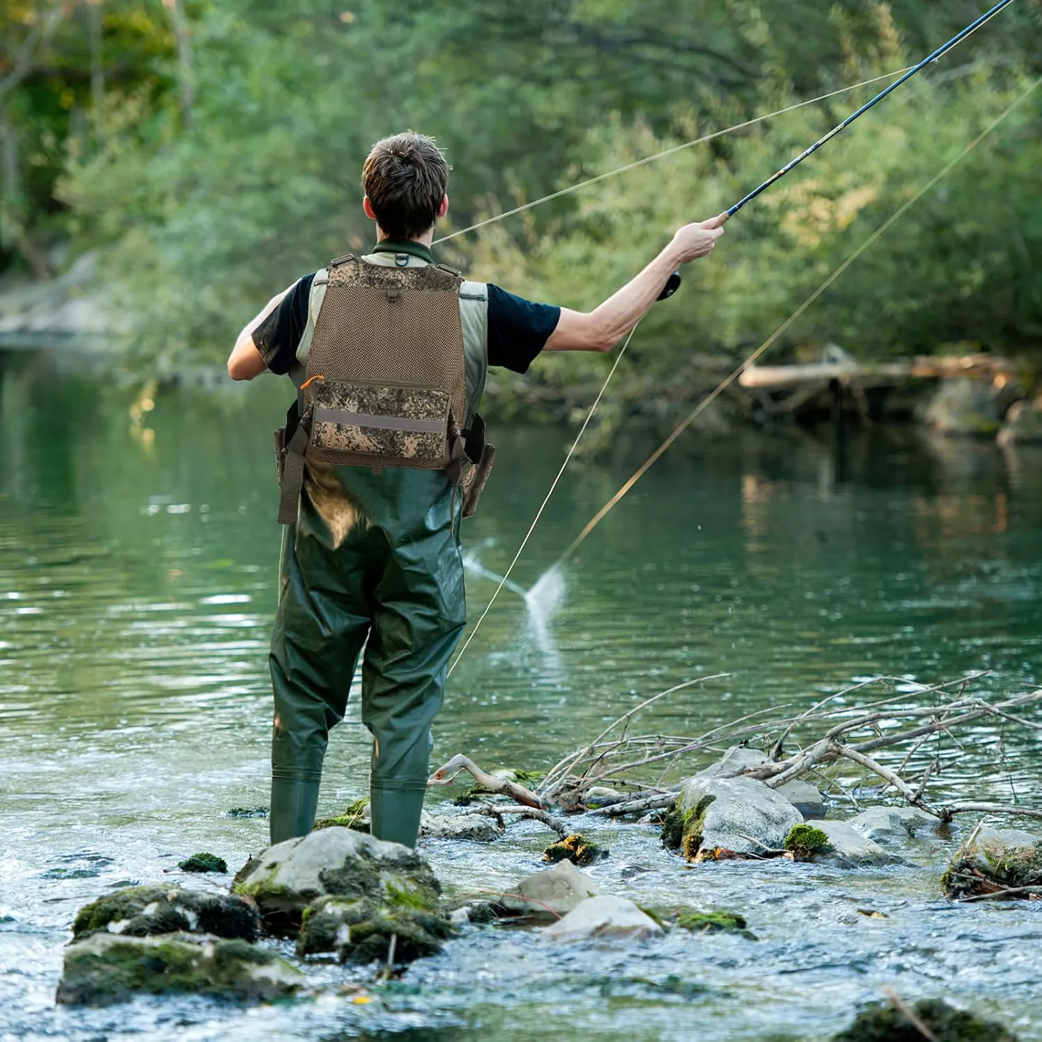 PELLOR Fly Fishing Vest, Fishing Gear Outdoor Backpack Breathable Mesh Fishing Vest Backpack for Camping Hunting