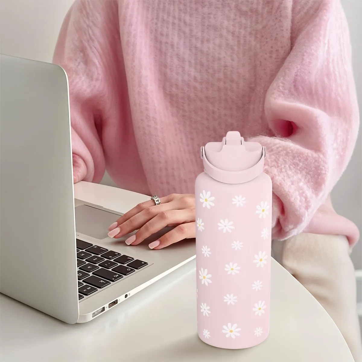 SANDJEST Daisy Water Bottle Stainless Steel 32oz Insulated with Lid, Flower Water Bottles Gifts for Women Girls Friends Teens Birthday Christmas