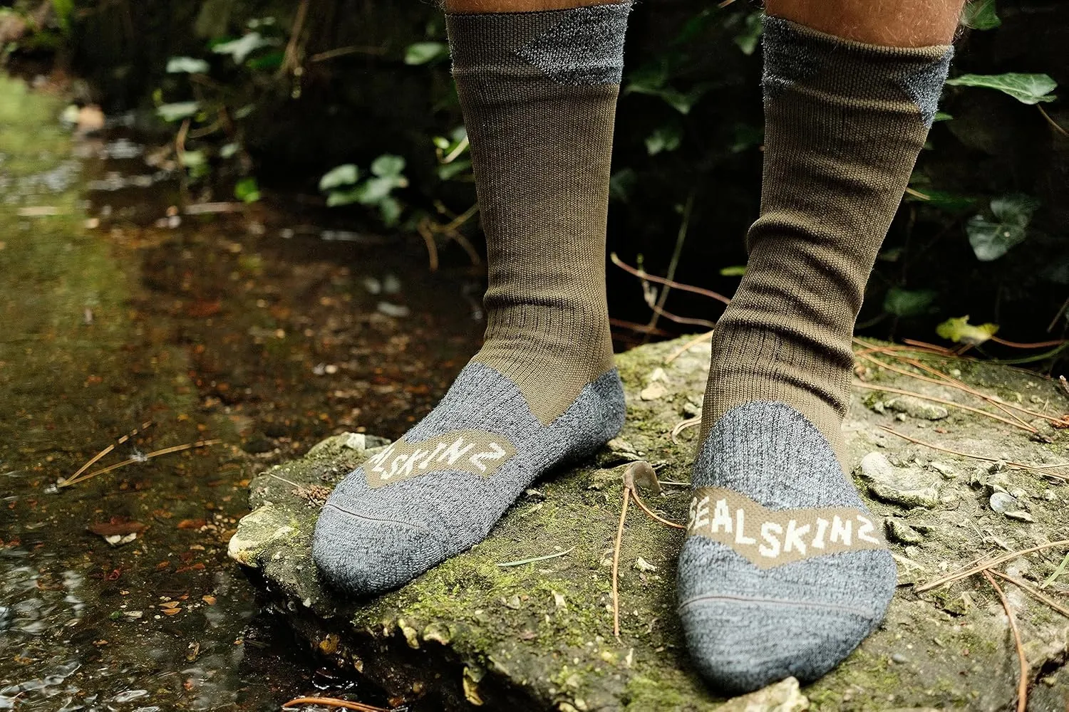 SEALSKINZ Unisex Waterproof All Weather Mid Length Sock, Black/Grey Marl, Small