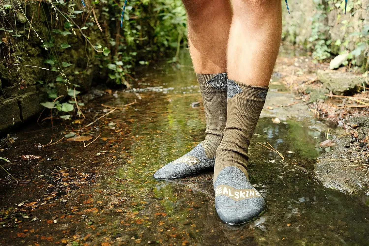 SEALSKINZ Unisex Waterproof All Weather Mid Length Sock, Black/Grey Marl, Small